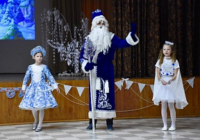 New Year's Сoncert in Russian Embassy's School